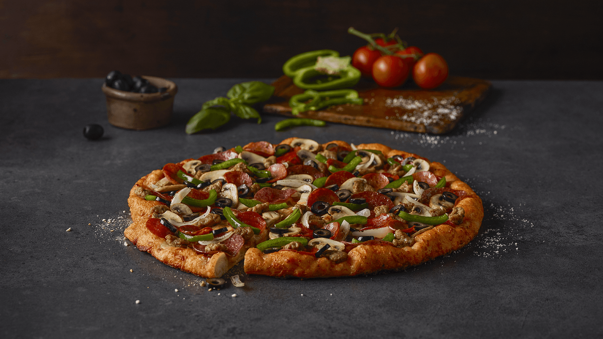 Round Table Pizza photo